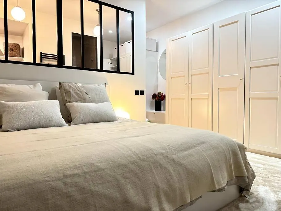 Apartment Acogedor En El Centro De Paris.