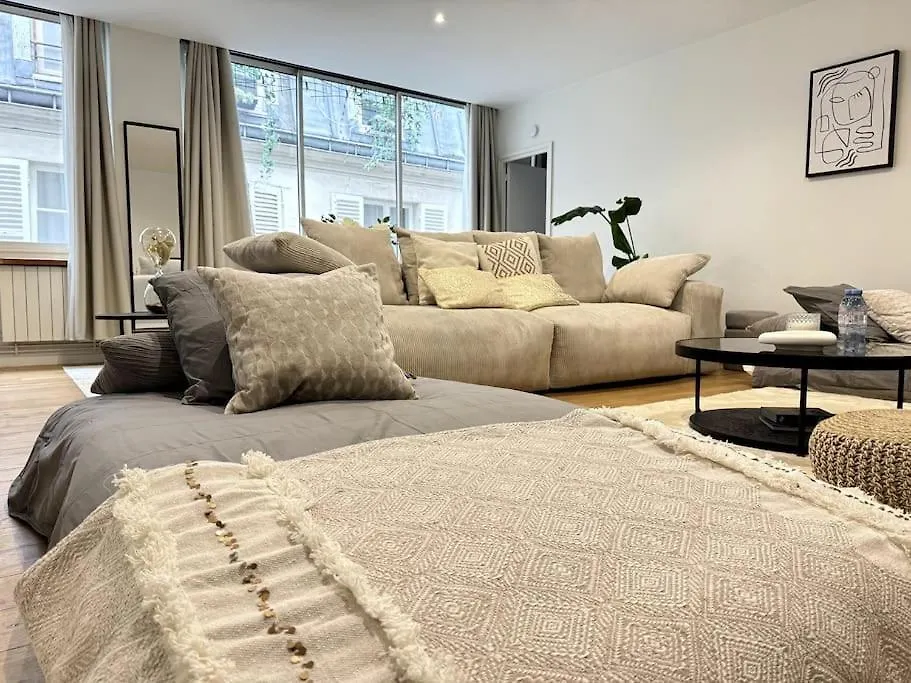 Apartment Acogedor En El Centro De Paris. *